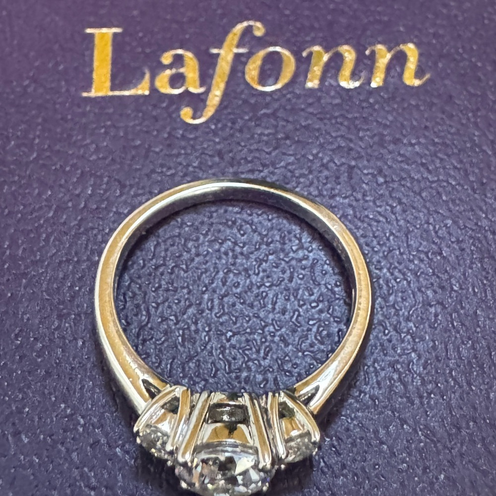 Lafonn platinum plated three stone ring. Size 6. EUC